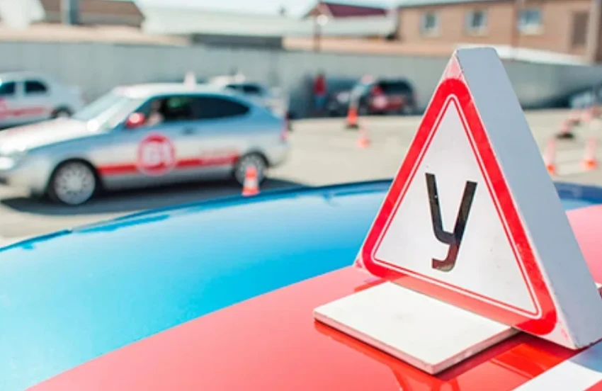 Дайырбек Орунбеков: В государственных автошколах стоимость обучения составит 19 тысяч сомов