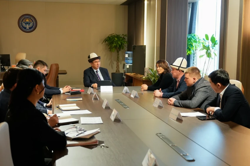 Директор офиса «Евразия Кыргызстан» обсудила социальные и образовательные проекты с полпредом президента в Джалал-Абаде