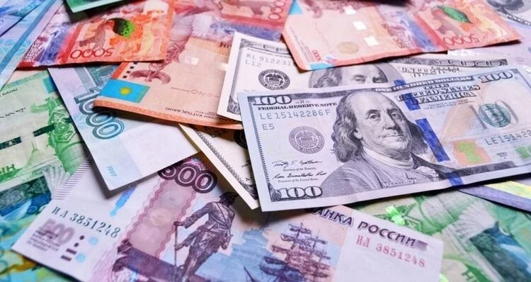 Тенге обновил максимум, рубль дорожает после спада. Курс валют на 6 февраля