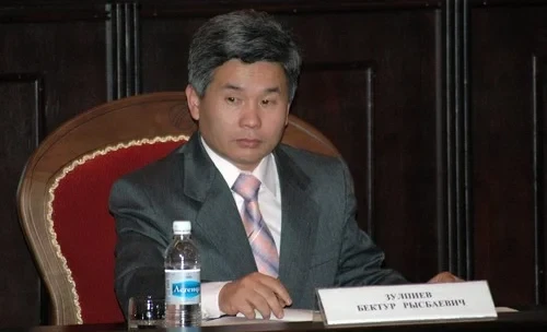 Бектур Зулпиев освобожден от должности советника президента