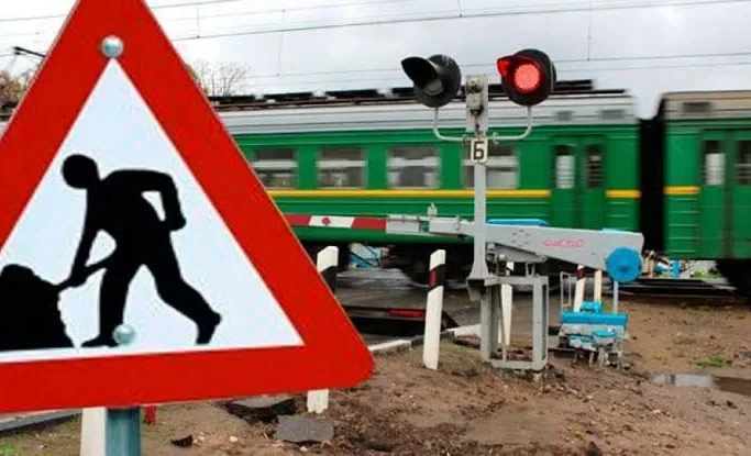 В Кайынды временно закроют железнодорожный переезд