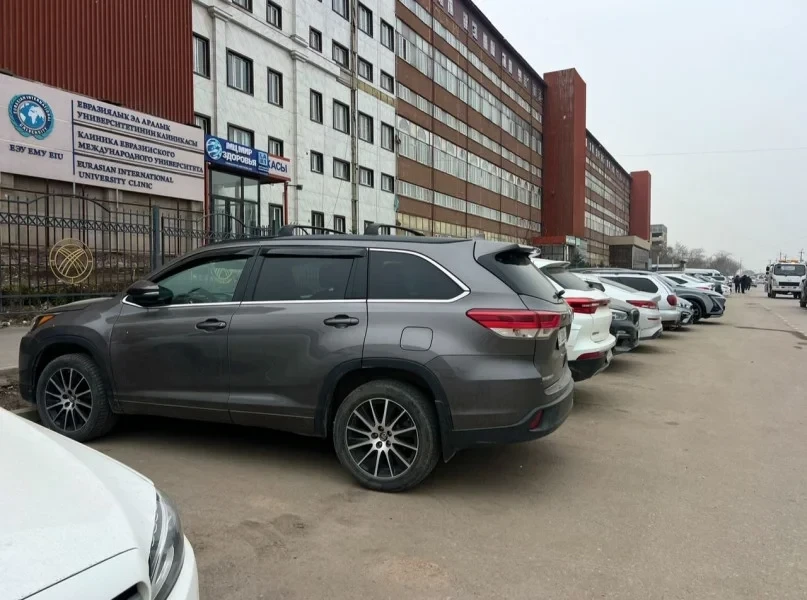 Парковка возле Аю Grand станет муниципальной