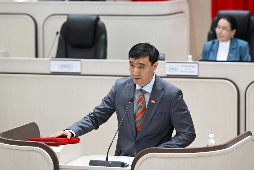 Пост первого заместителя спикера Жогорку Кенеша занял Медер Алиев