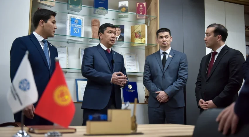 Мэрия Бишкека выделила офис молодежному движению в «Жаштык Арене»