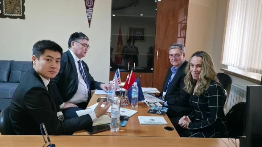 В КР подписывают соглашения с мировыми гигантами уровня Pfizer и Nasdaq