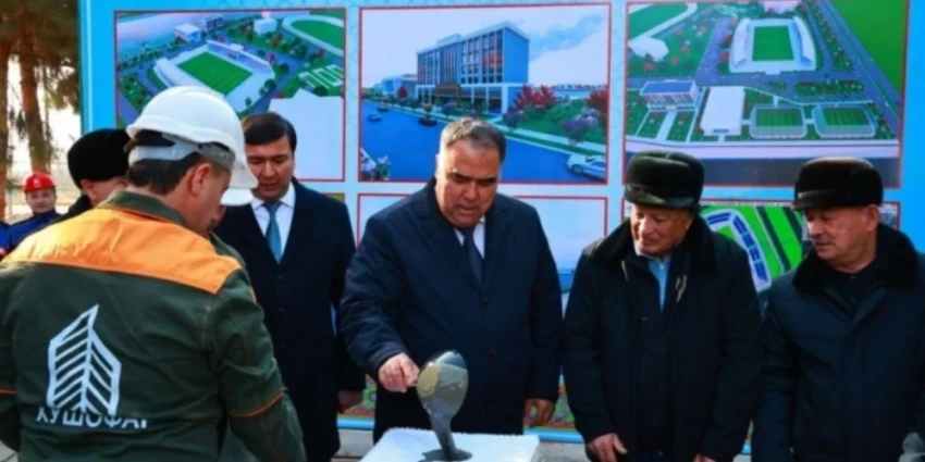 В Таджикистане заложили первый камень в фундамент Футбольной академии