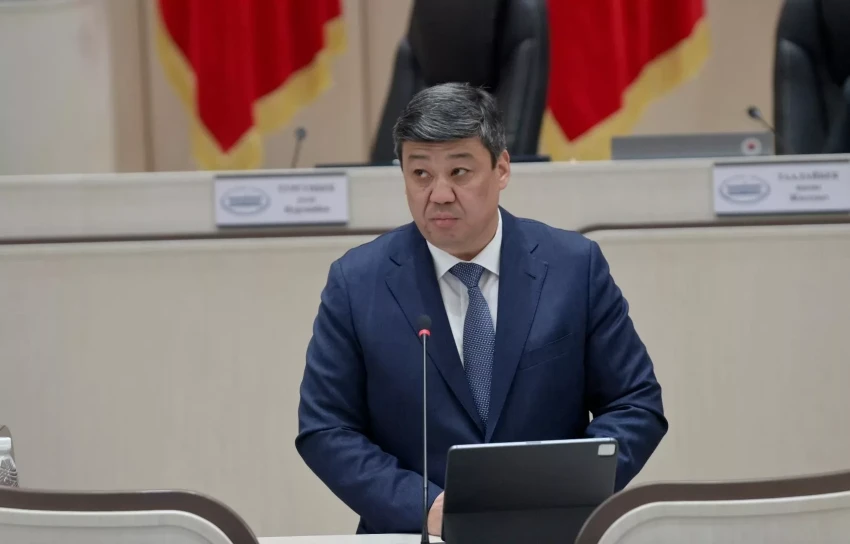 Бакыт Торобаев рассказал в парламенте о подготовке к весенне-полевым работам