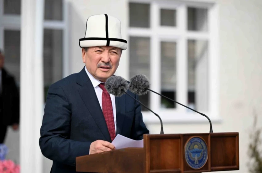 Глава кабмина открыл новую школу в Ошской области и пообещал рост зарплат учителям