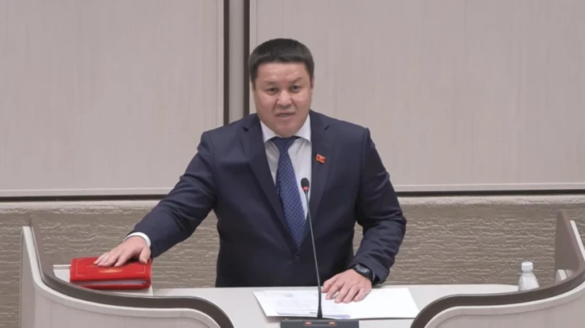 Новые депутаты ЖК приняли присягу