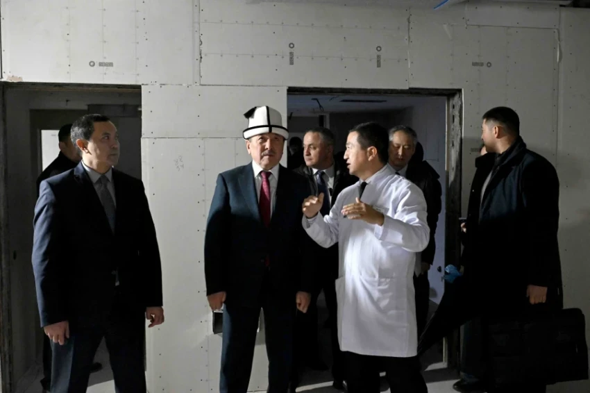 Глава Кабмина поручил завершить ремонт в НИИ хирургии сердца и трансплантации органов до 1 марта