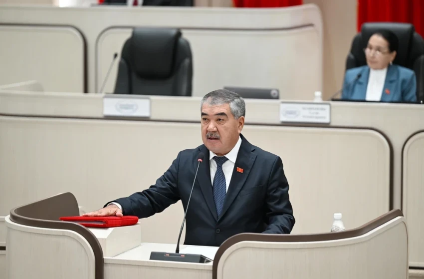 Депутат Кундузбек Сулайманов покидает Жогорку Кенеш