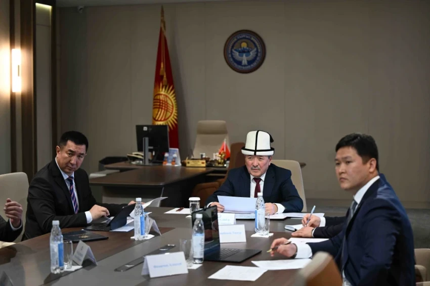 Нового мэра города Манаса представили коллективу