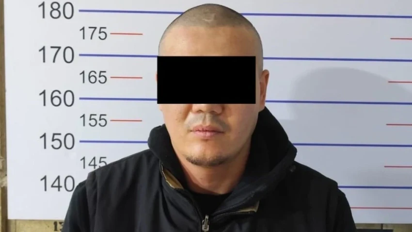 Зашел с ножом и отобрал у подростка 350 сомов. В Бишкеке задержан налетчик