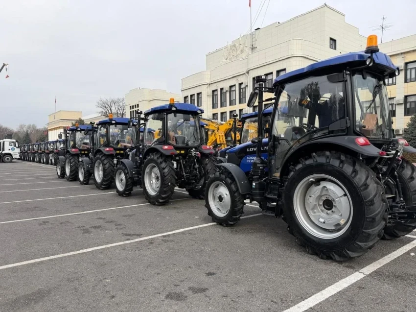 Техника, оставшаяся со времен Союза, устарела: Лесной службе передали 20 тракторов
