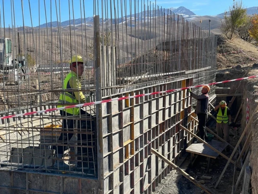 Жители села Мурас Лейлекского района ждут запуска системы водоснабжения