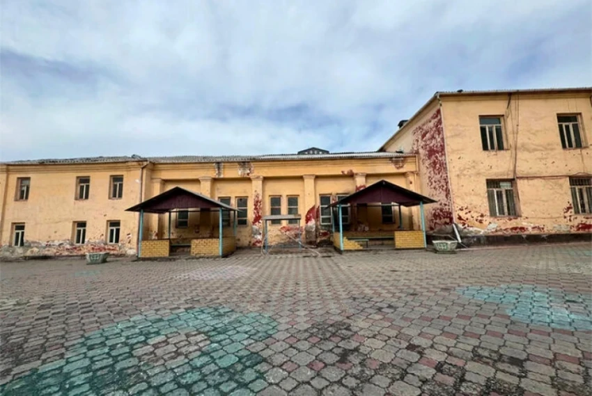 В Оше решили снести 2 школы