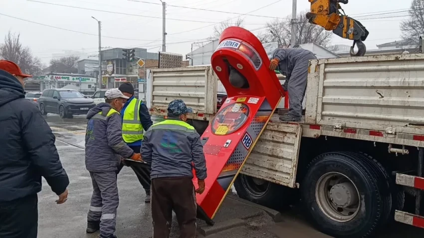 В Бишкеке демонтируют силомеры