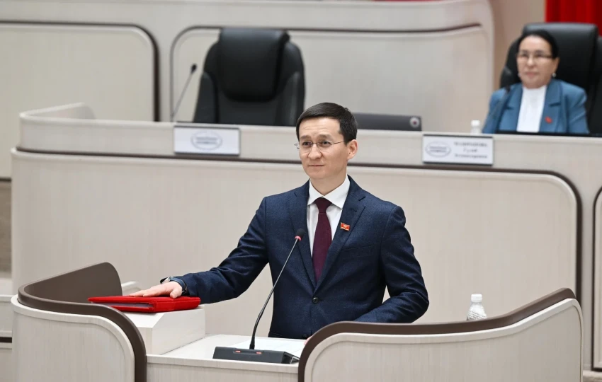 Еще один депутат ЖК решил сдать мандат — Чынгыз Ажибаев