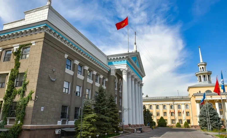 В мэрии Бишкека рассказали, как оплачивать за питание в детских садах