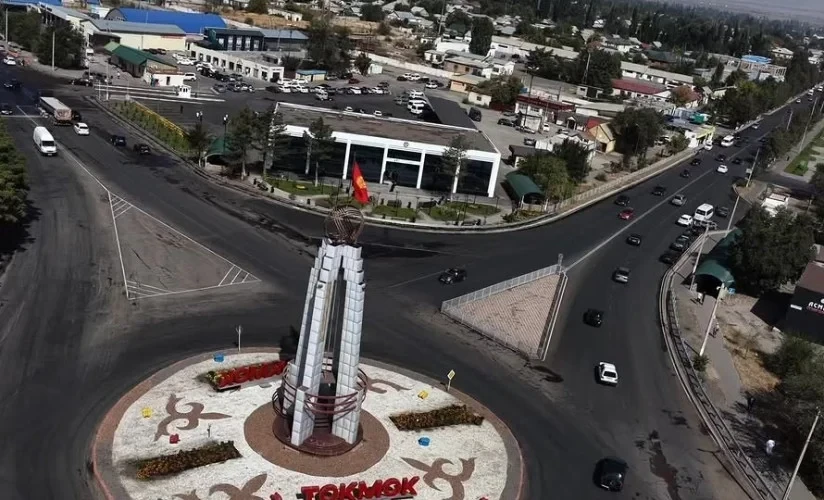 Жители Токмока просят установить светофоры на опасных участках трассы Бишкек–Нарын–Торугарт