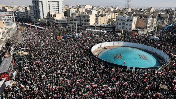 Иран, война: удары продолжаются, рынки реагируют, США говорят о скором завершении операции