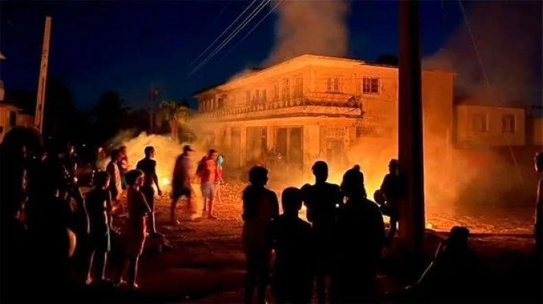 Блэкаут на острове. На Кубе демонстранты разгромили офис коммунистической партии