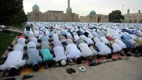 В честь религиозного праздника в Узбекистане помиловали почти 400 осуждённых