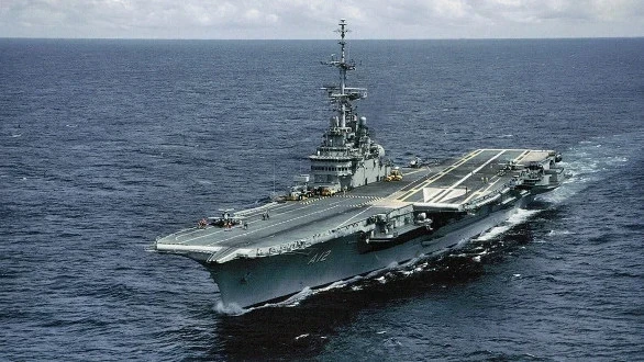 США направляют третий авианосец на Ближний Восток, - CBS News