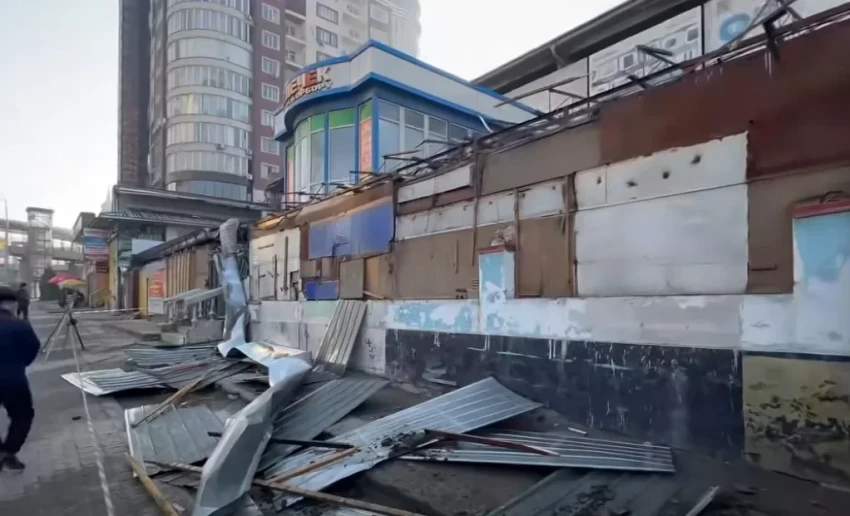 В Оше закрыли старый рынок «Келечек», торговцы переходят на новое место