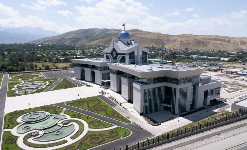 Кыргызстан не намерен обращаться в суд на ЕС из-за антироссийских санкций – кабмин