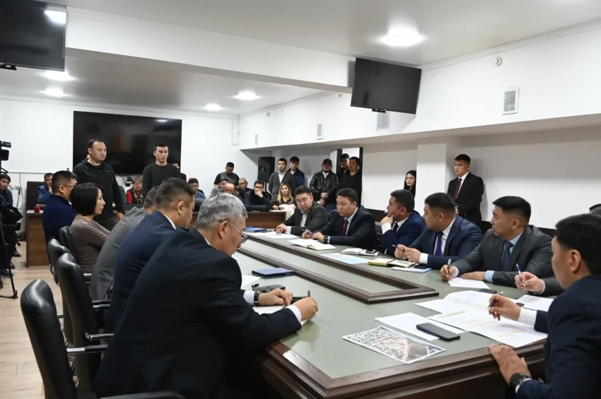 В Бишкеке обсудили ход строительства 20 столичных школ