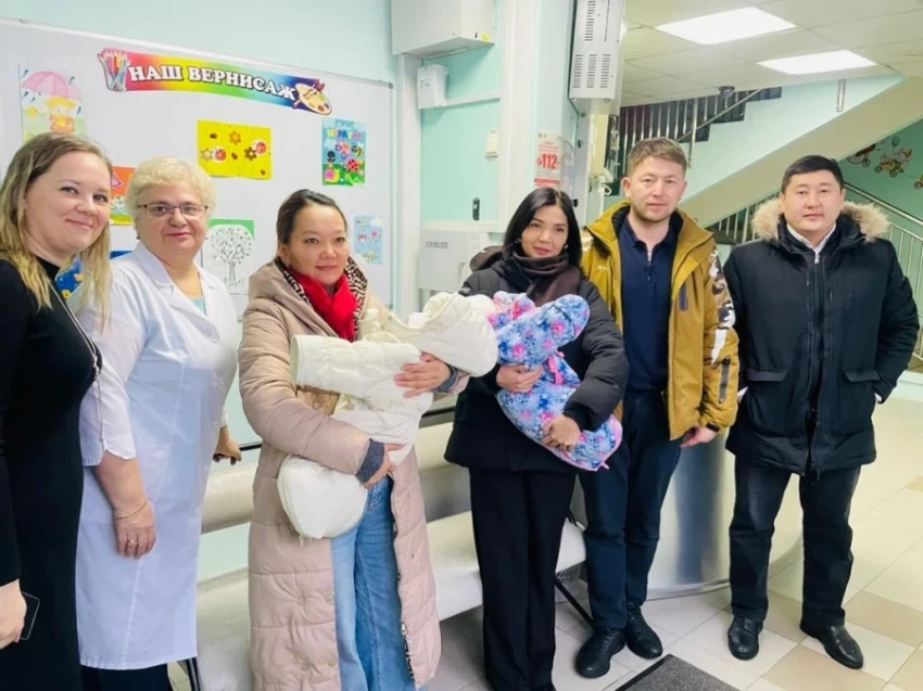 Из Россия возвращены двое детей, оставшихся без попечения родителей