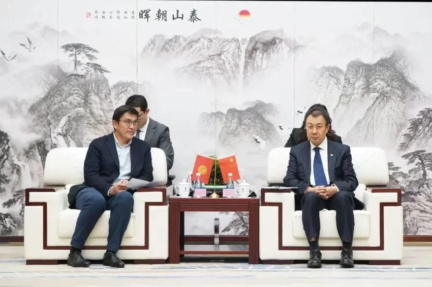 В Китае Эдиль Байсалов и гендиректор Genertec обсудили поддержку МСБ