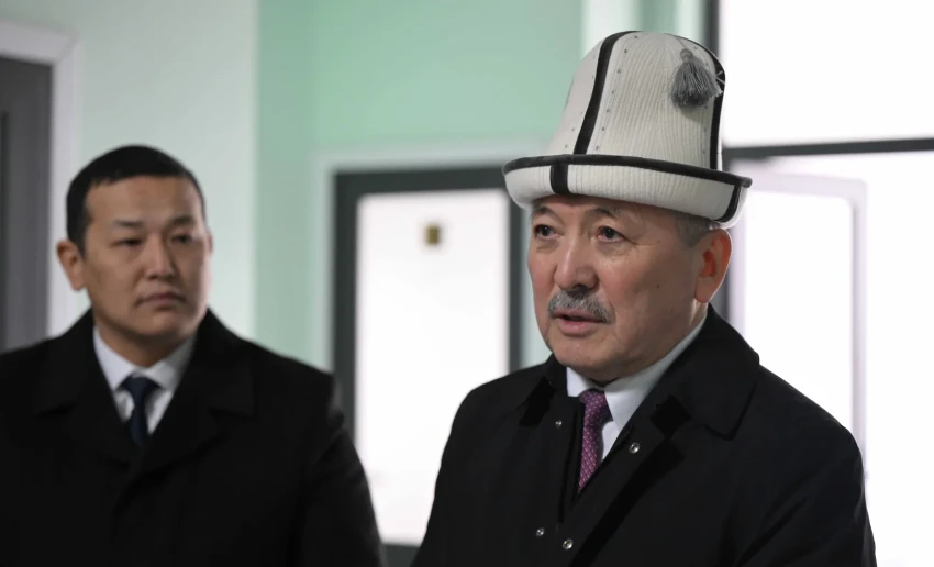 Касымалиев раскритиковал задержку строительства детской больницы и поручил завершить объект до июня