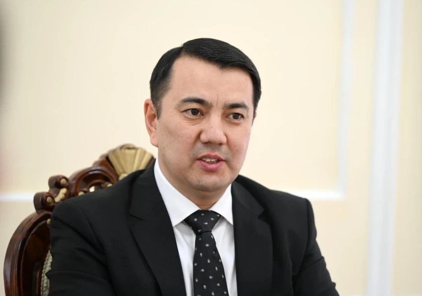 8 Марта — политики рассказали, как поздравят своих женщин