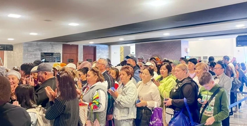 Спецрейс с 166 кыргызстанцами вылетел из Эр-Рияда в Бишкек