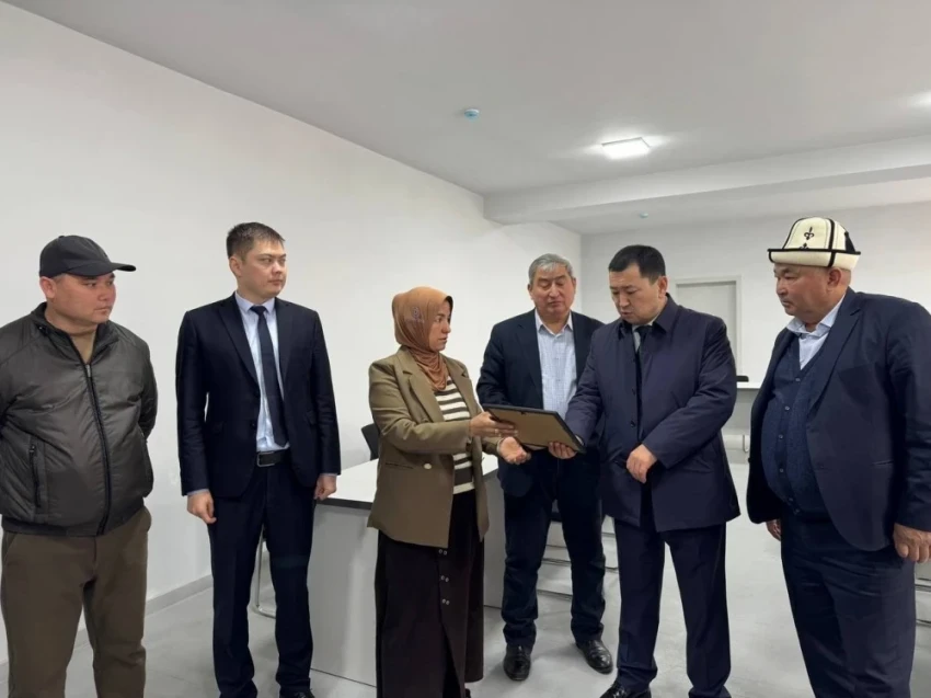 Глава Минсельхоза проинспектировал Центр обслуживания фермеров в Сузаке