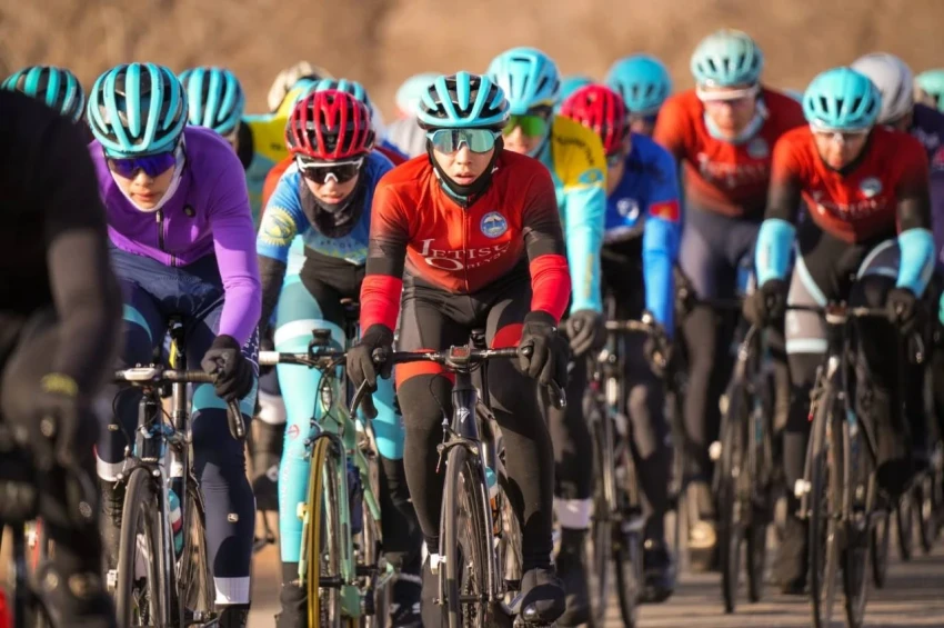 В Чолпон-Ате прошел открытый Зимний чемпионат Кыргызстана по велоспорту