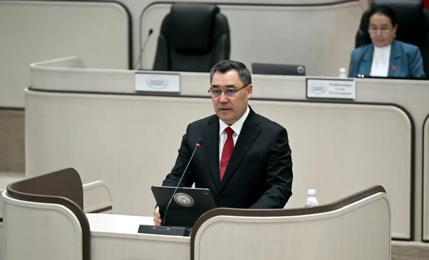 Жапаров призвал депутатов Жогорку Кенеша не допускать разделения в парламенте