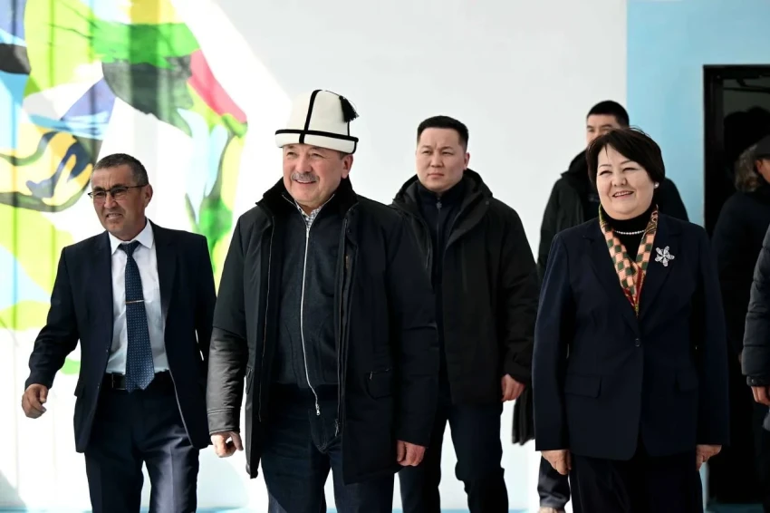 Адылбек Касымалиев посетил ряд соцобъектов в Тюпском районе