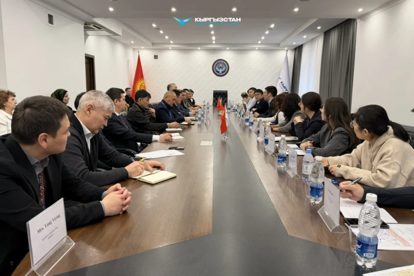 Названы сроки запуска нового авиарейса между Бишкеком и Пекином