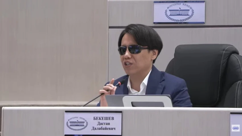 Депутат призвал прекратить принудительное привлечение учителей к субботникам