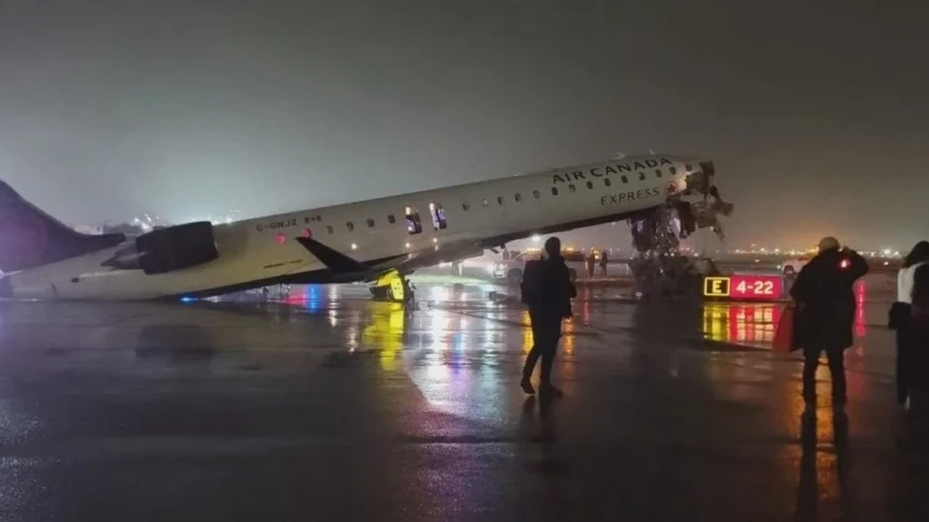 Более 40 человек госпитализировали после ЧП с самолетом в аэропорту Нью-Йорка