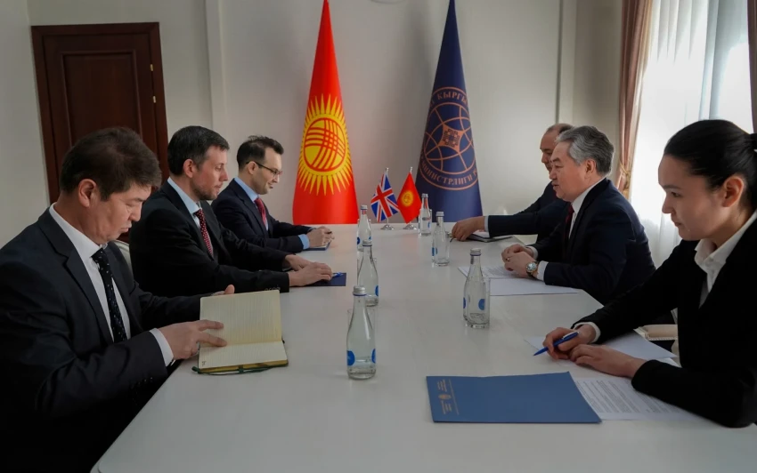 Глава МИД КР обсудил с послом Великобритании реализацию договоренностей в Лондоне