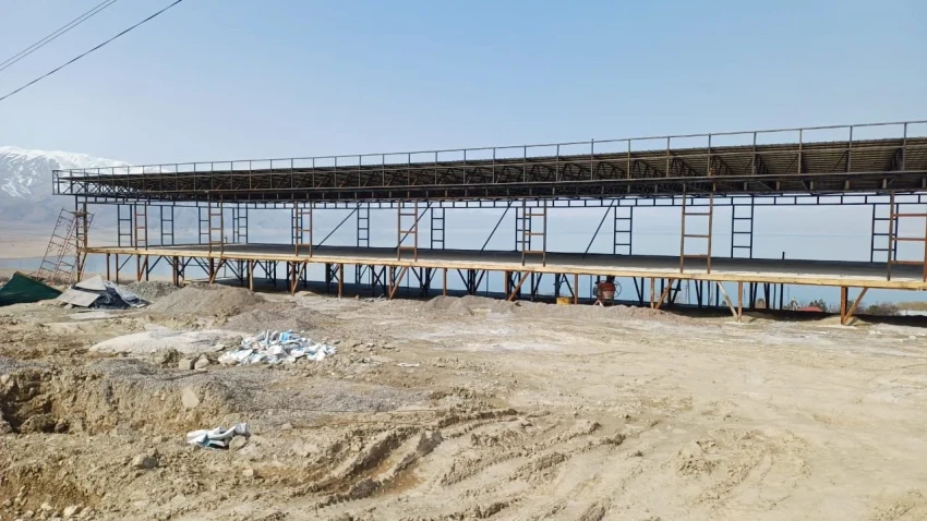 На трассе Бишкек — Ош незаконно строили точку общепита. Компанию оштрафовали