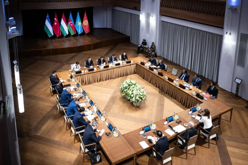 Секретарь Совбеза КР обсудил вопросы нацбезопасности с властями Венгрии