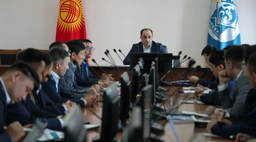 Бишкек планирует приобрести 625 малогабаритных автобусов