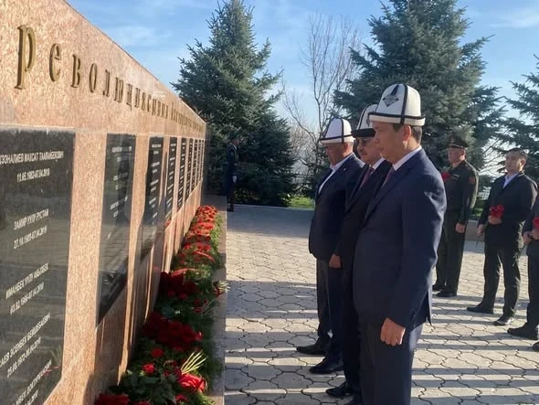 В «Ата-Бейите» почтили память погибших в апрельских событиях