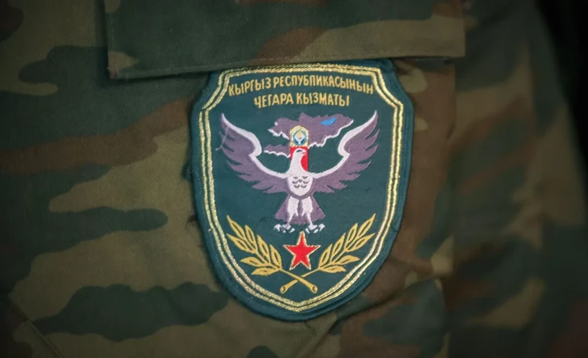 В Баткенской области в результате ДТП тяжело пострадал пограничник-срочник