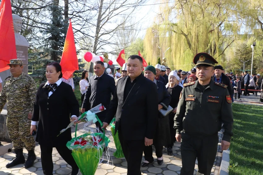 В Таласе почтили память жертв Апрельской революции